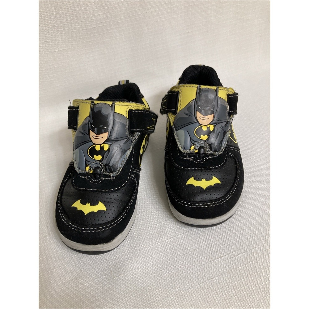 Josmo Boys' DC Comics Batman Light-Up Sneakers in black and yellow,